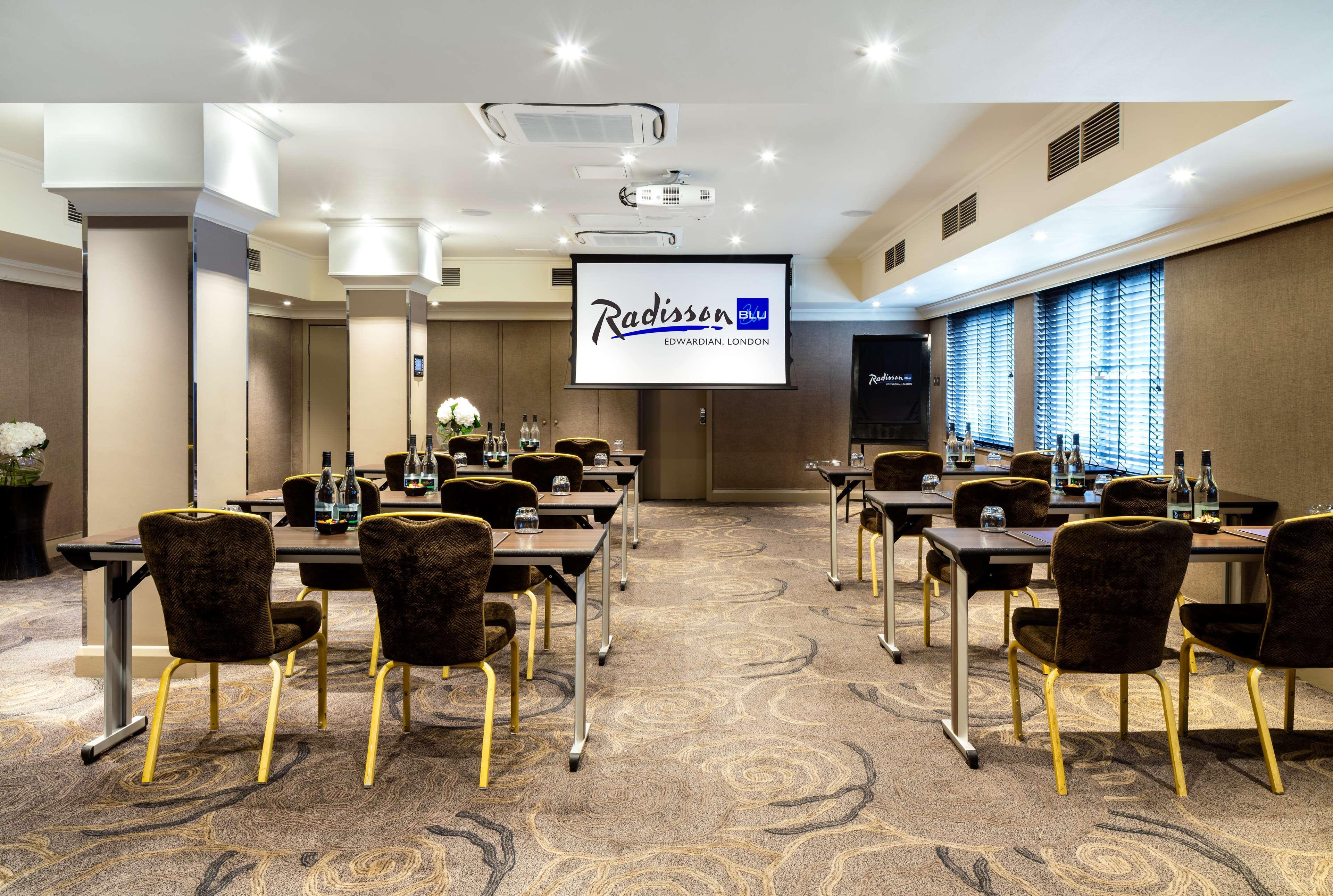 Radisson Blu Hotel, London Tottenham Court Road - Formerly Kenilworth Exterior photo